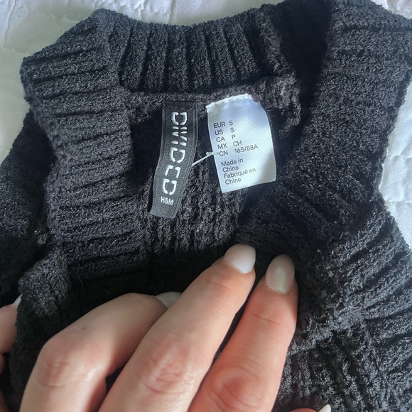 Black knit tank - Picture 2 of 4